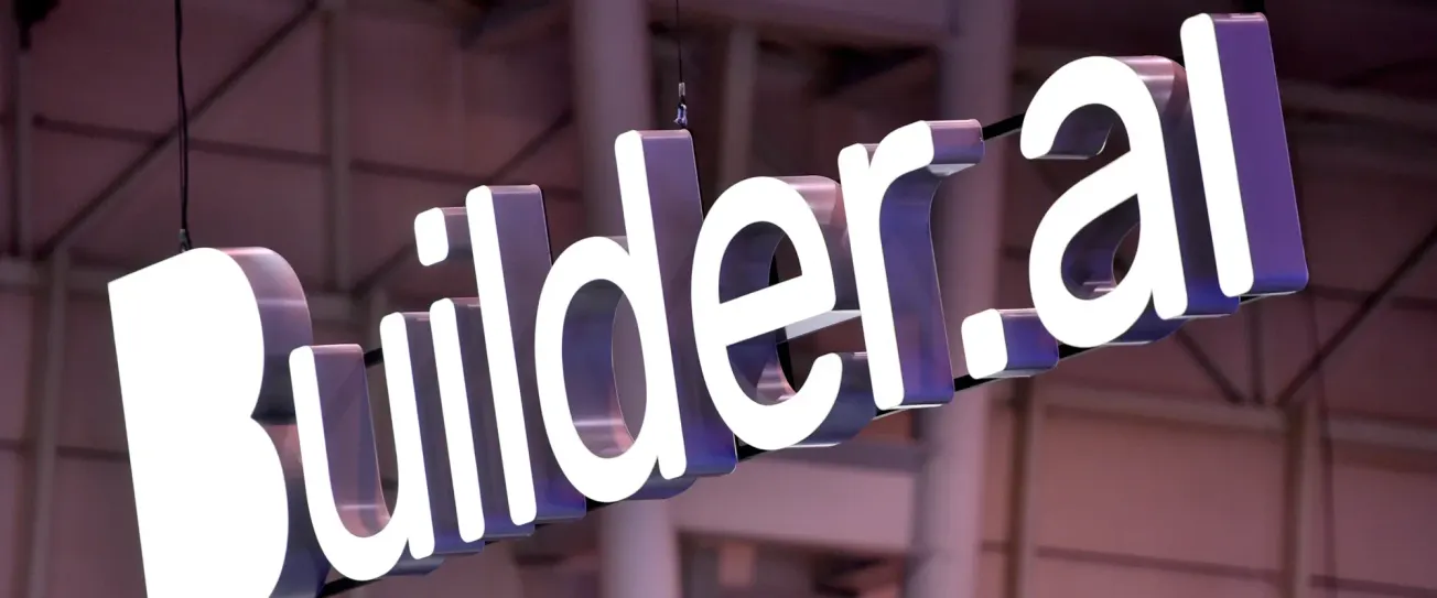 Builder.ai al borde de la bancarrota: La Startup de IA respalda por Microsoft y Qatar Investment Authority, en crisis