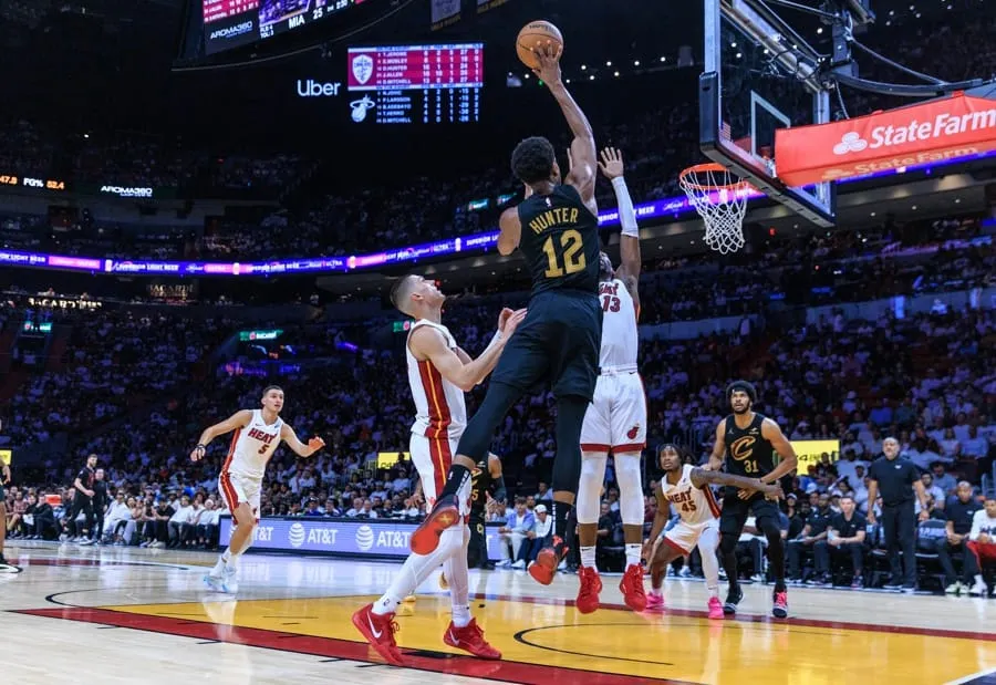 Cavaliers imponen historia en playoffs NBA con victoria arrolladora