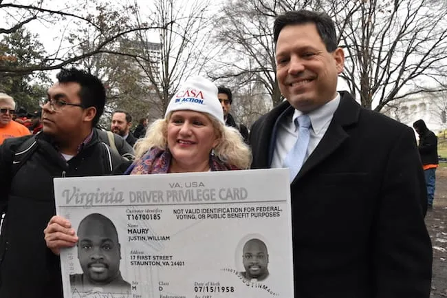 Impulsan medidas favorables para inmigrantes