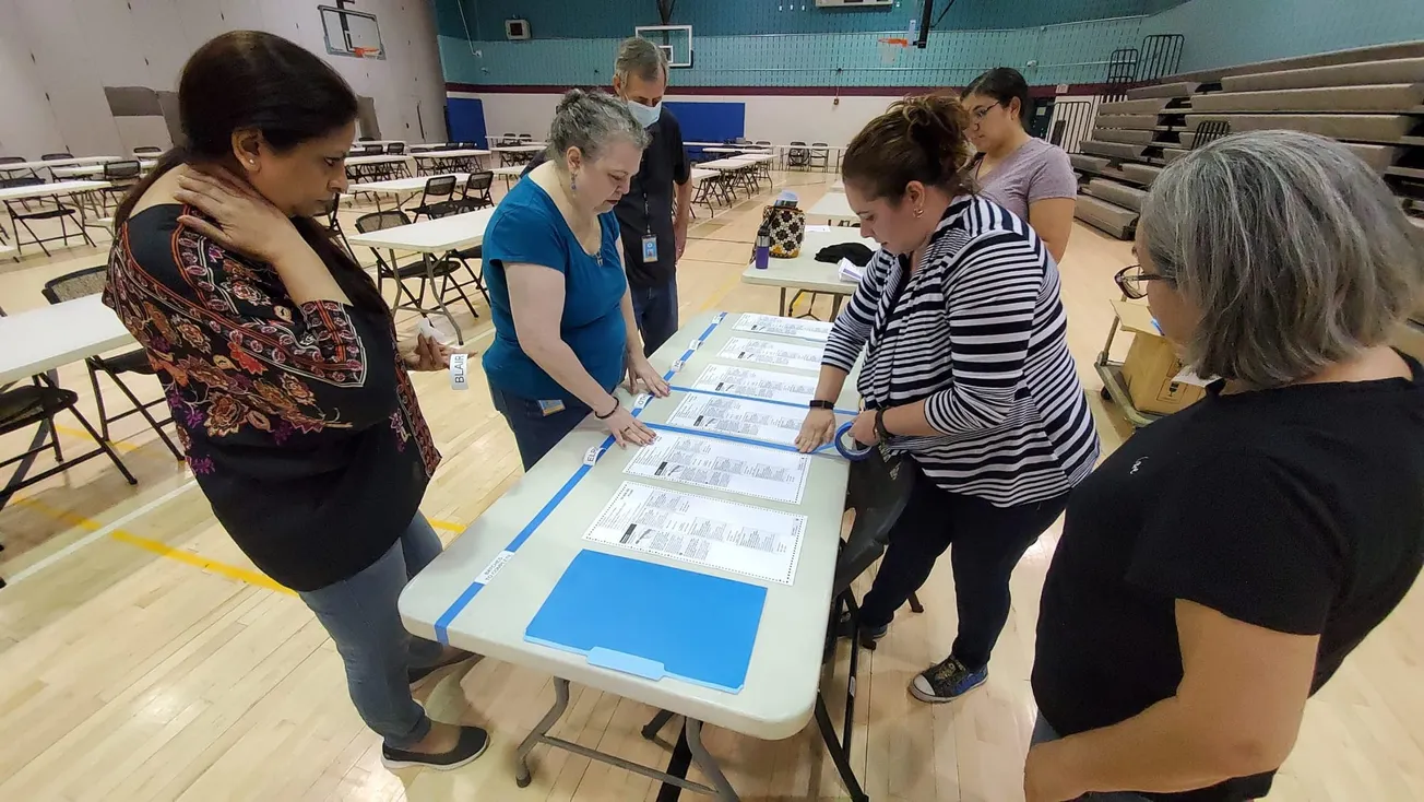 ¿Eres elegible para votar en el DMV? Aún tienes tiempo de registrarte