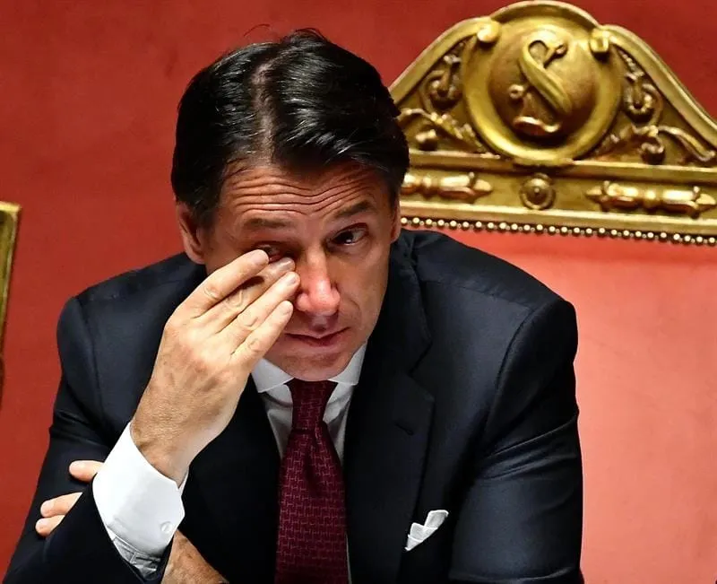Primer ministro de Italia renuncia ante la creciente crisis de gobierno en el país