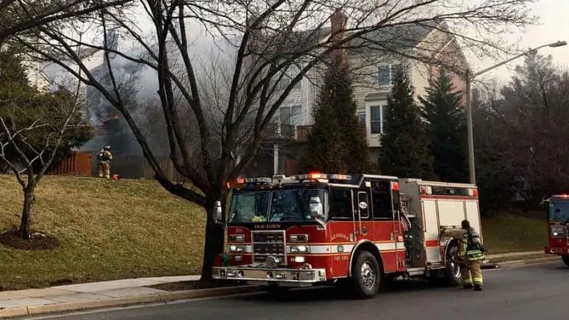 Un muerto tras incendio en residencia de Virginia