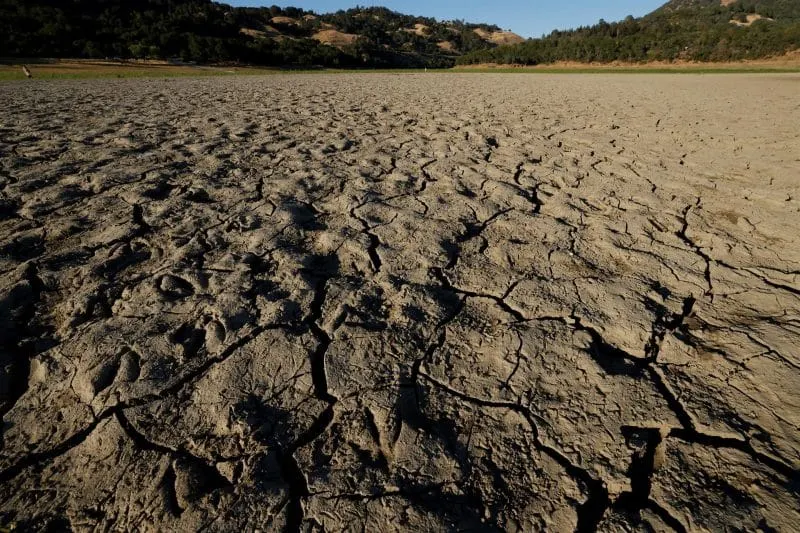 CLIMA. Fotografía del lecho seco del Lago Mendocino, el 22 de junio de 2021, en Ukiah, Estados Unidos.| Foto: Efe/John G. Mab