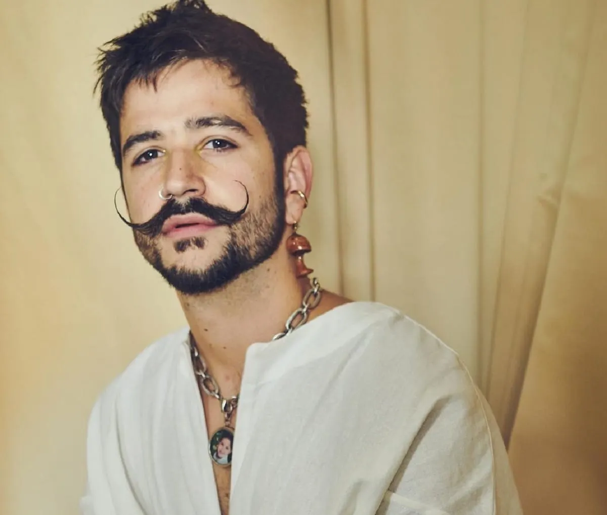 Camilo tiene covid-19 y suspendió show en México