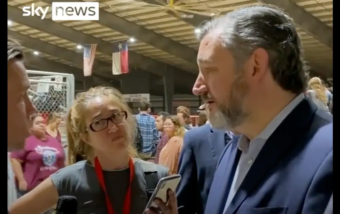 Ted Cruz llama propagandista a periodista que le pregunta: “¿Es momento de reformar las leyes de armas?"