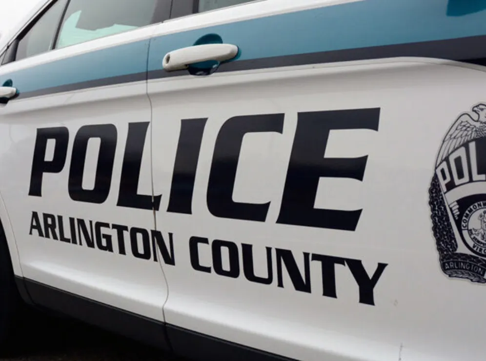 Bomberos y policía de Arlington abogan por subida del impuesto sobre inmuebles para mejorar salarios