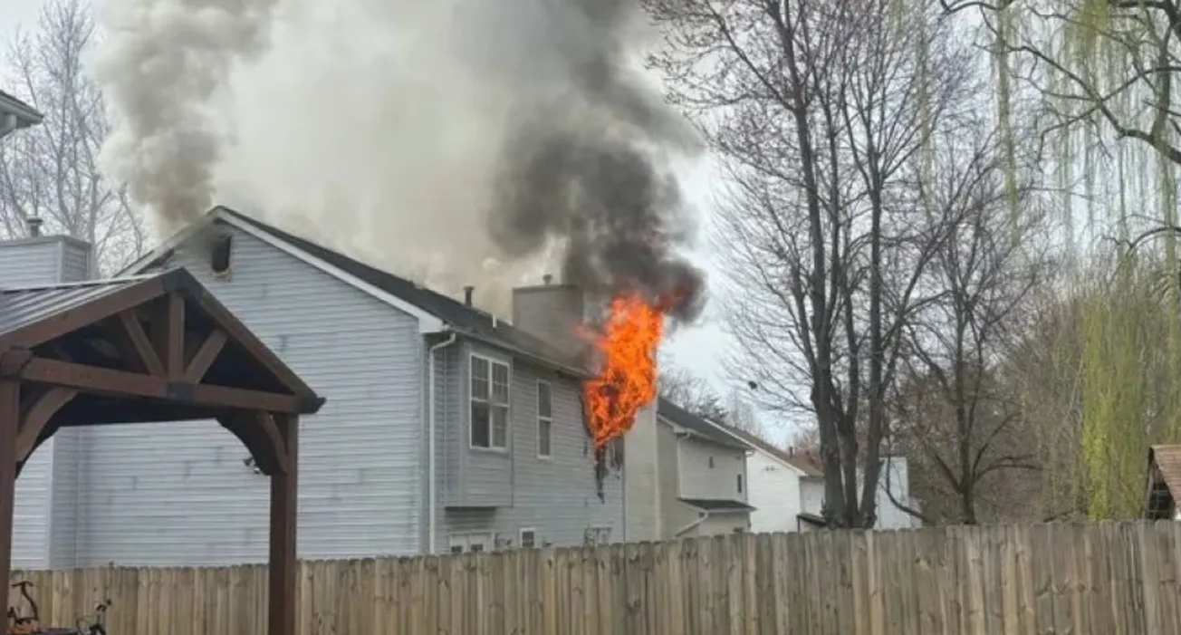 Una familia de 20 personas es desplazada por incendio de una casa en Woodbridge