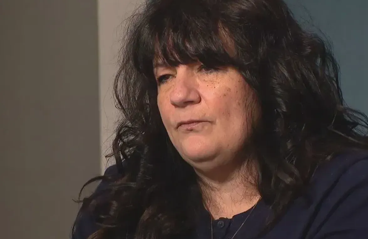 La exdirectora del centro de llamadas del 911 de DC alega fraude y abuso