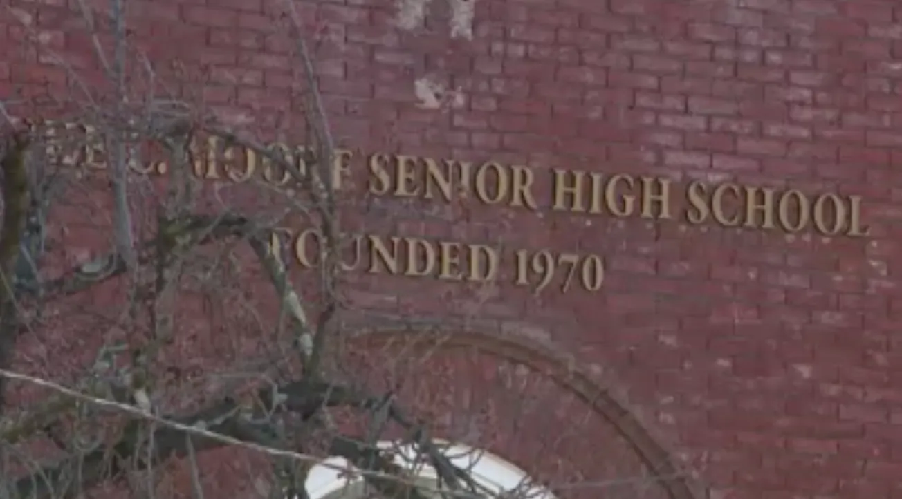 Una media del 43% de los alumnos de DC fueron ausentes crónicos durante el curso escolar 2022-2023.