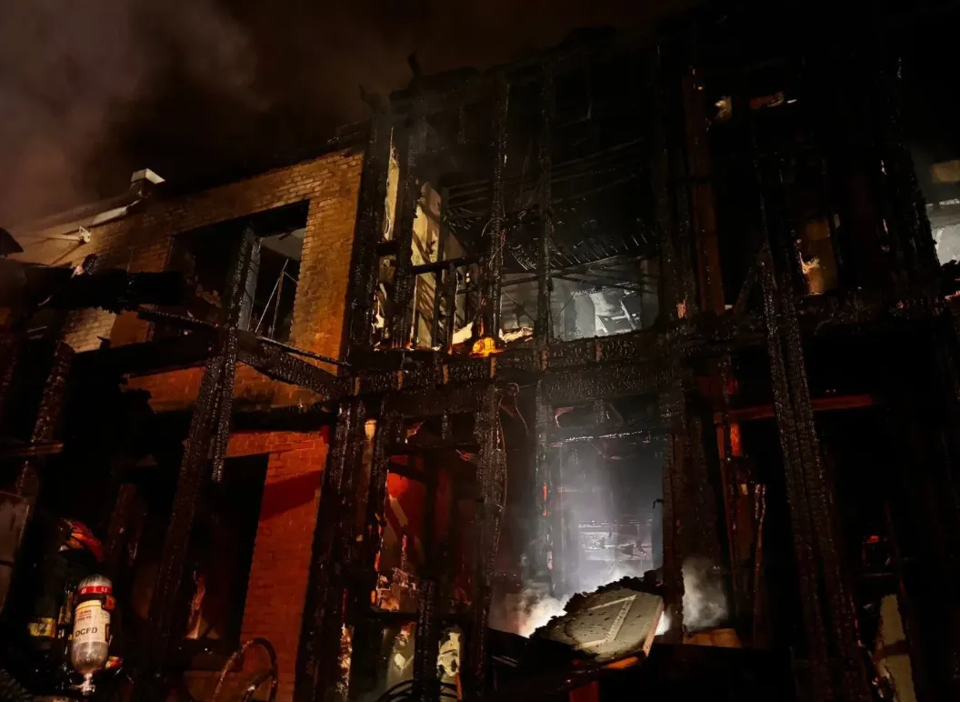 Un incendio en un apartamento de DC provoca la evacuación de 17 residentes