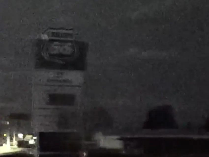 Daños en los árboles y extensos cortes de electricidad tras fuertes tormentas en Oklahoma