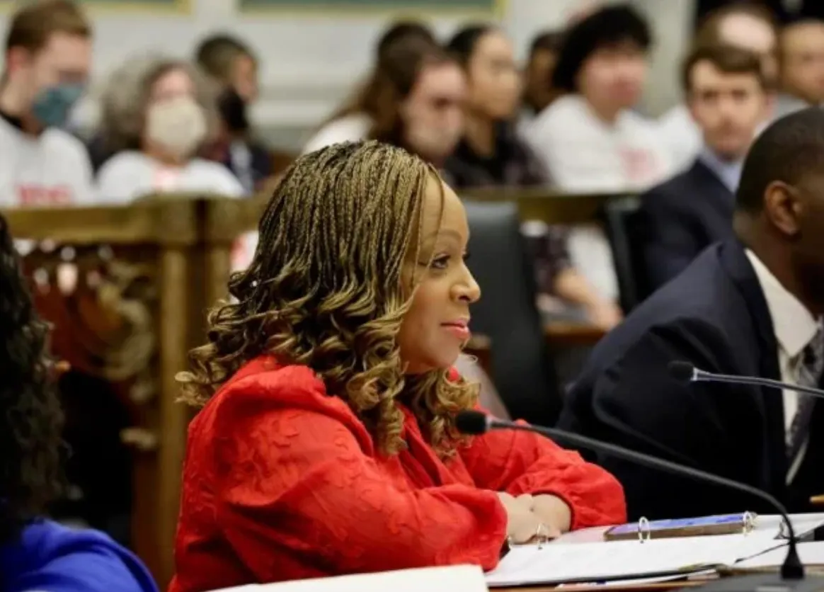 El Ayuntamiento de Filadelfia aprueba una propuesta para destinar los pagos de los promotores al Fondo Fiduciario de la Vivienda