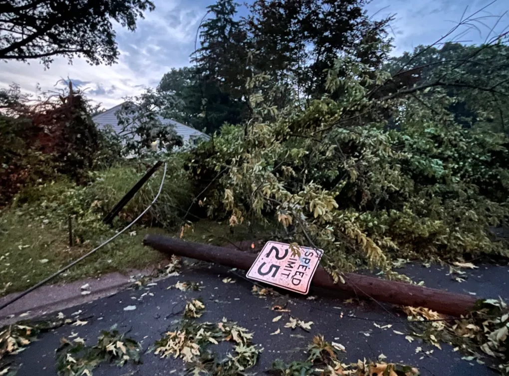 Un tornado causa estragos en el condado de Montgomery, hiriendo a cinco personas