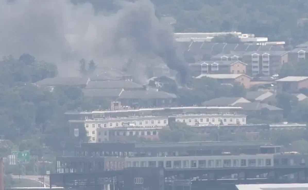 Un incendio catastrófico desplaza a decenas de personas en un barrio de SE DC