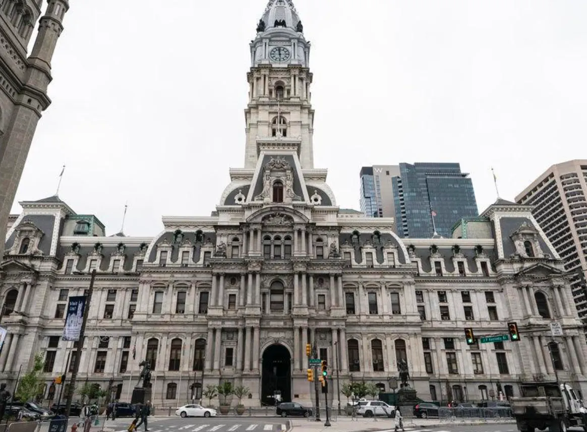 Los trabajadores municipales regresan a la oficina tras fallo judicial sobre trabajo remoto