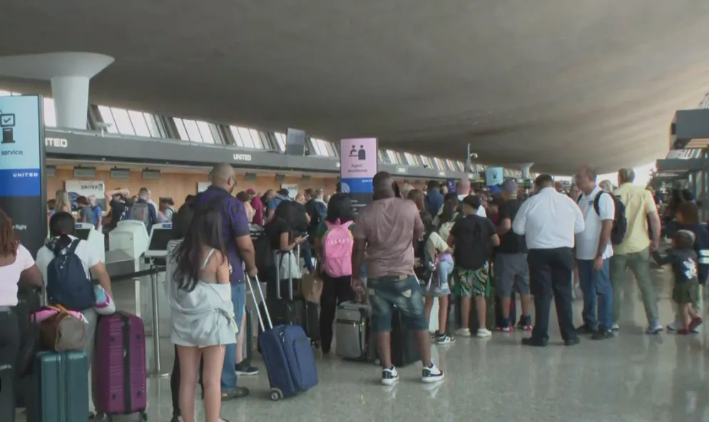 Un fallo informático provocó caos en los aeropuertos del área de DC