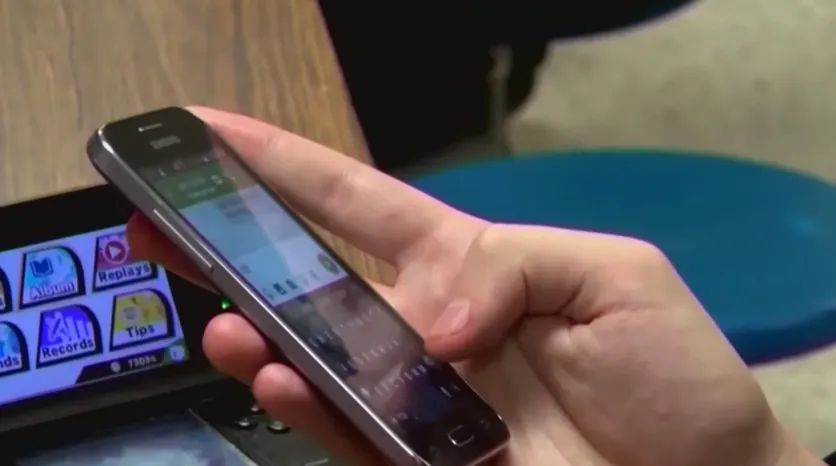 Las escuelas de Anne Arundel implantan nuevas directrices sobre teléfonos móviles