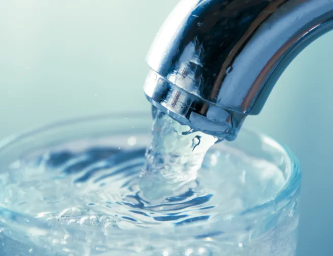 Persisten los problemas con el agua en Orange, Virginia: Se insta a los residentes a evitar beber agua del grifo