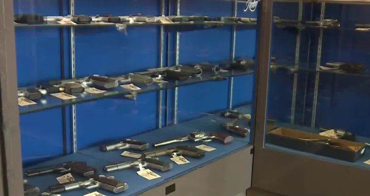 Cuatro jóvenes son acusados de varios robos en tiendas de armas de Maryland