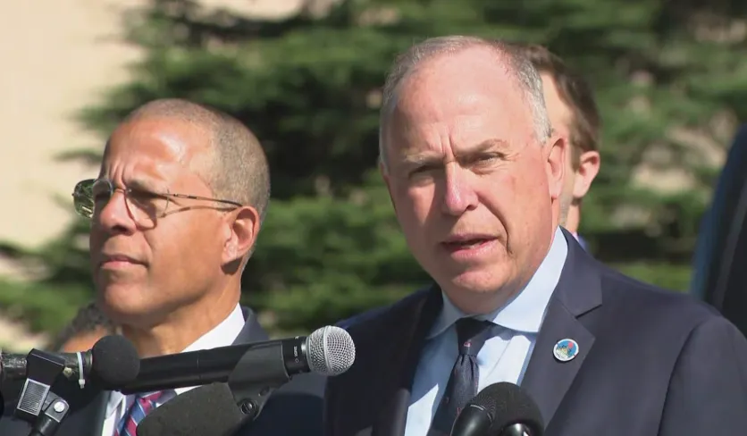 Fiscales generales demandan a armerías por negligencia y tráfico ilegal que fomentan crimen en el área de DC