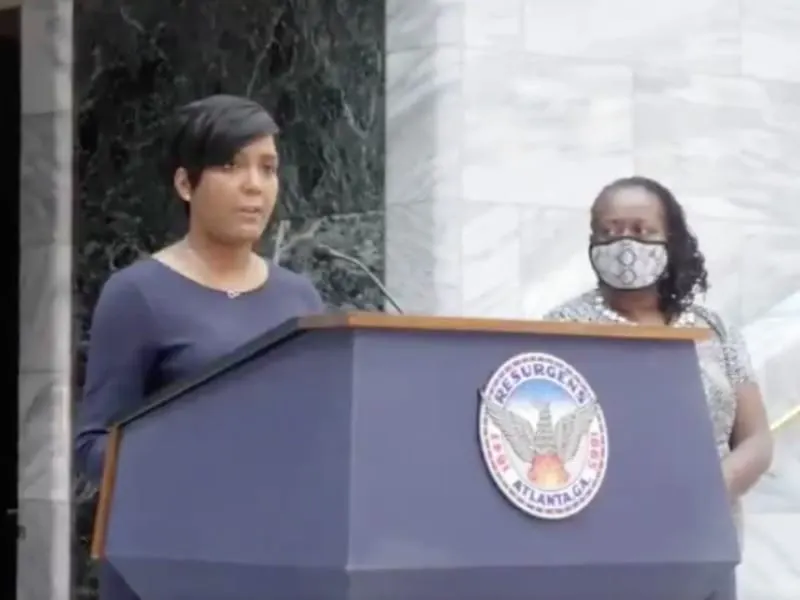 Dimite la jefa de policía de Atlanta tras hacerse público un video de abuso policial