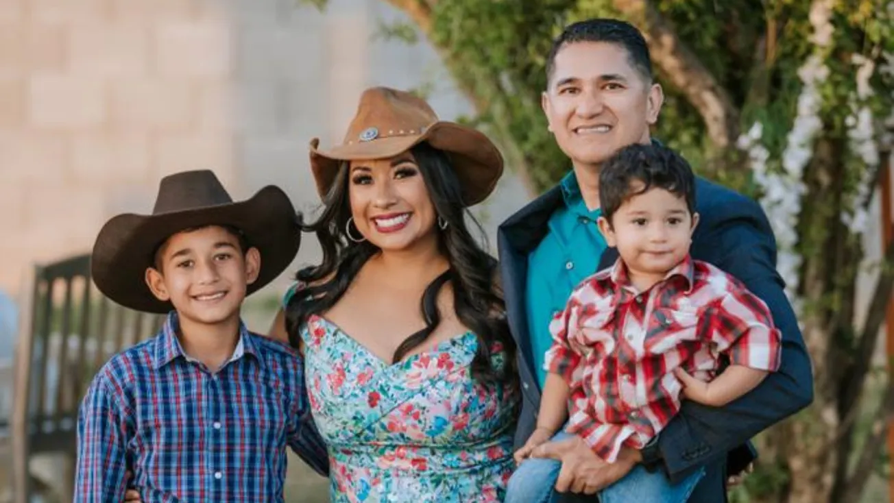 Dulce Matuz junto a su familia.