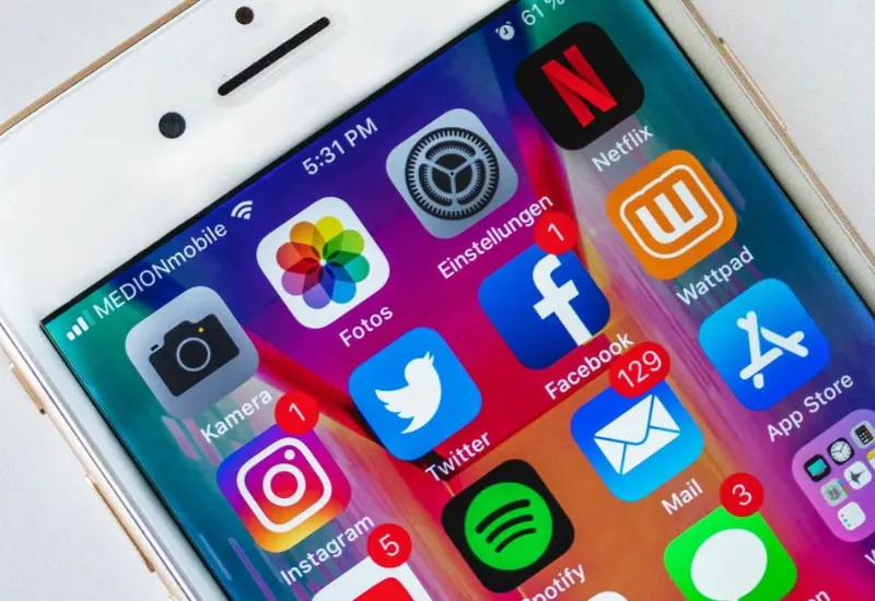 latinos EEUU redes información riesgos