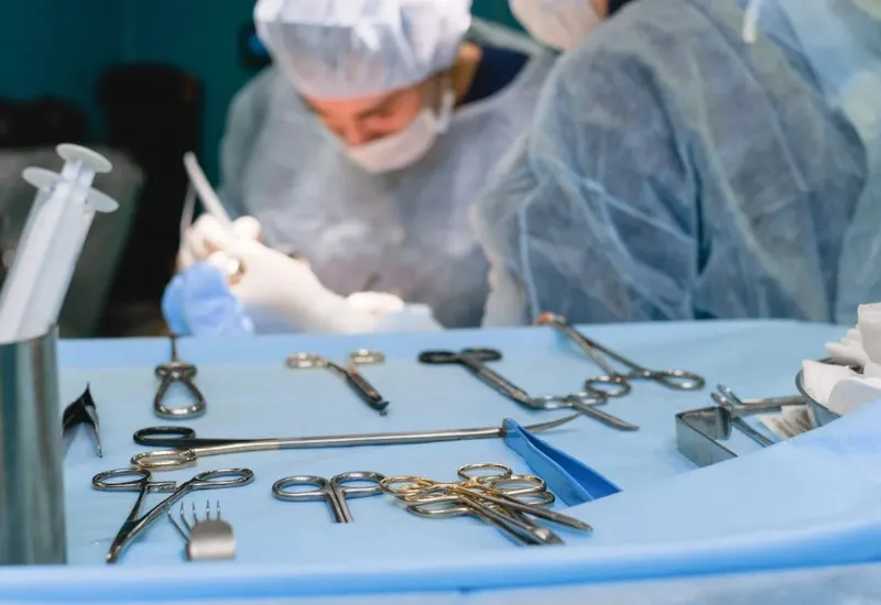 Innovadora telecirugía permite a médico chino en Roma operar a paciente en Pekín