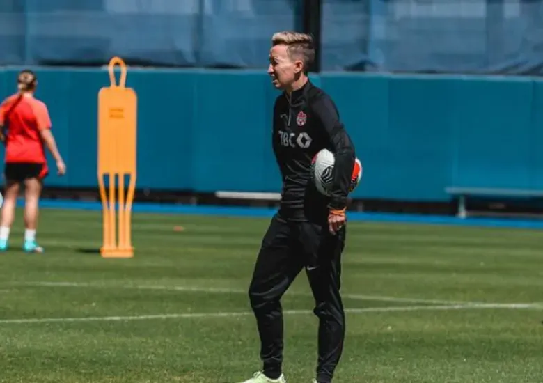 Canadá entrenadora espionaje