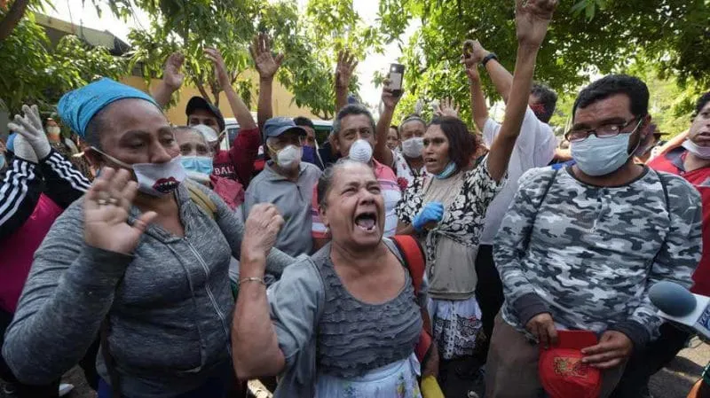 Gobierno de El Salvador pone en riesgo de contagio masivo a salvadoreños