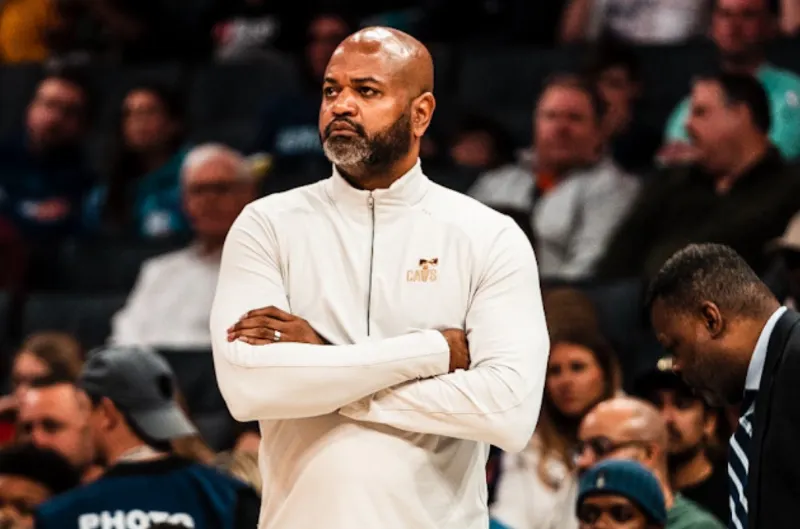Cavaliers despiden al entrenador J.B Bickerstaff tras 4 años