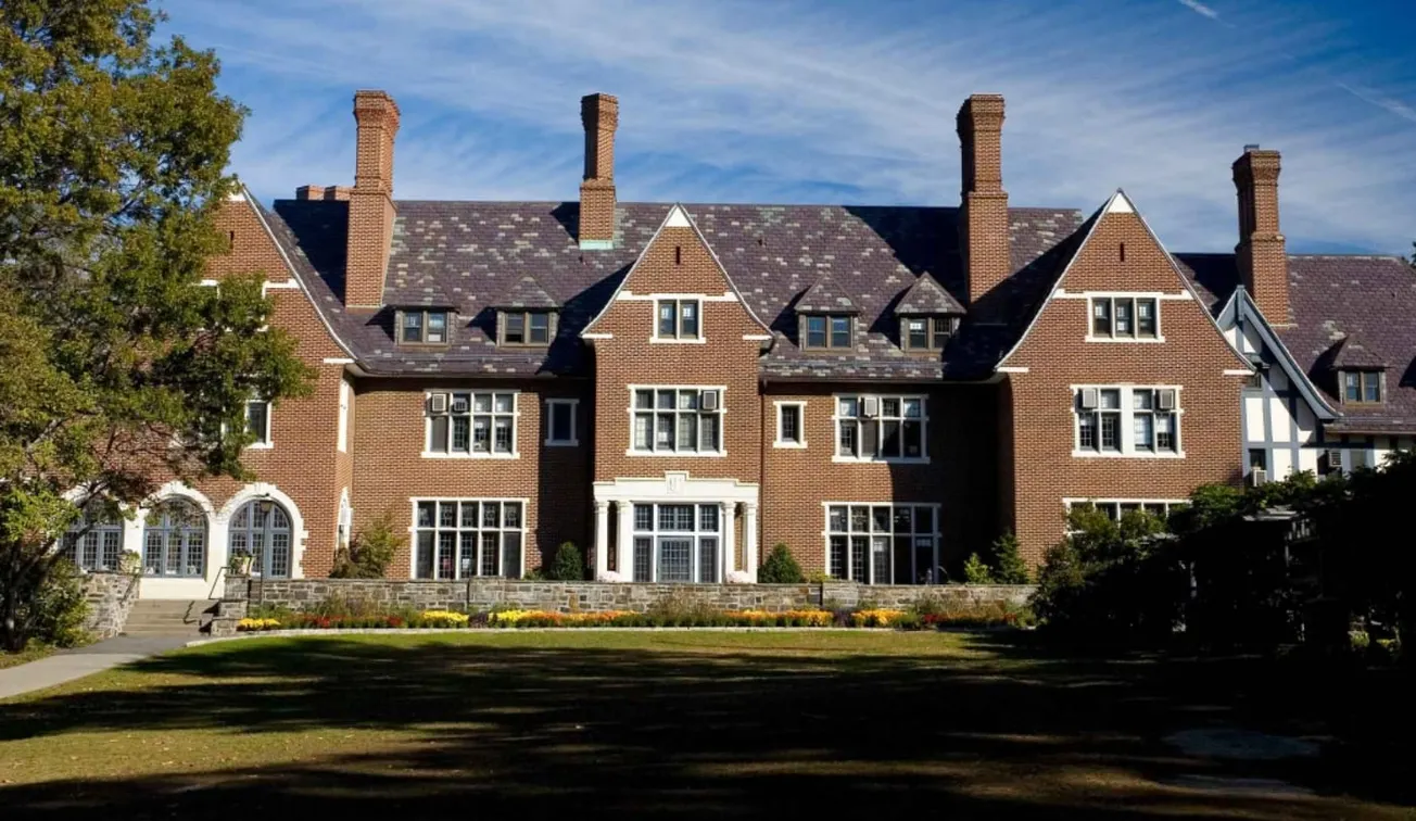 Condenan a hombre que explotó sexualmente a estudiantes de Nueva York