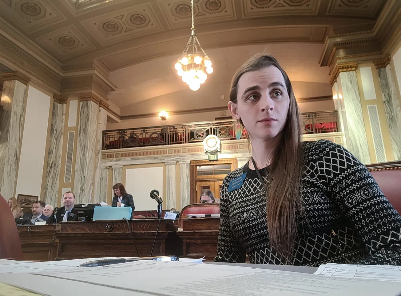 ¿Quién es Zooey Zephyr, la legisladora transgénero de Montana vetada por su propio Congreso?