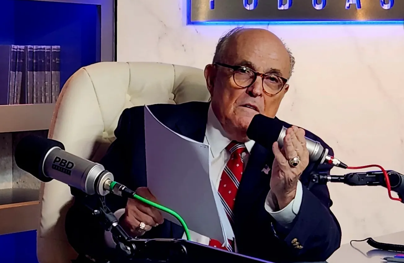 Exalcalde de Nueva York relató cómo uso un “truco” para intimidar a votantes hispanos en los 90s