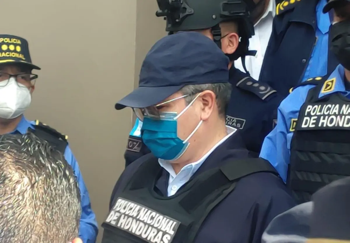 Expresidente de Honduras, Juan Orlando Hernández, es detenido después que EEUU pidió su extradición