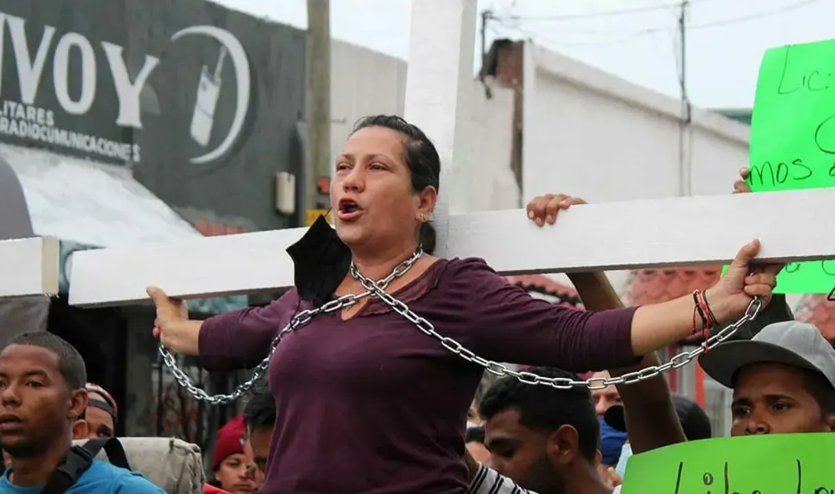 México: 150 migrantes obtuvieron visas humanitarias luego de protestar ante AMLO