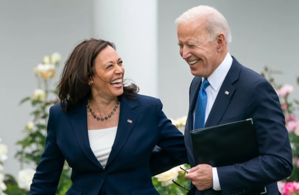 Temores de guerra hacen que la aprobación de Joe Biden se hunda en otra encuesta