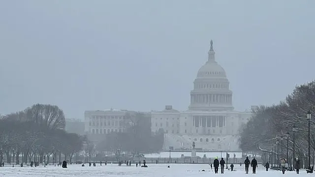 Comenzó a nevar en DC por tormenta invernal