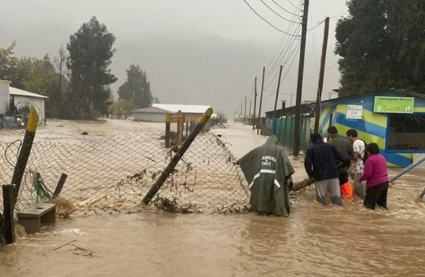Decretan estado de catástrofe en Chile tras intensas lluvias