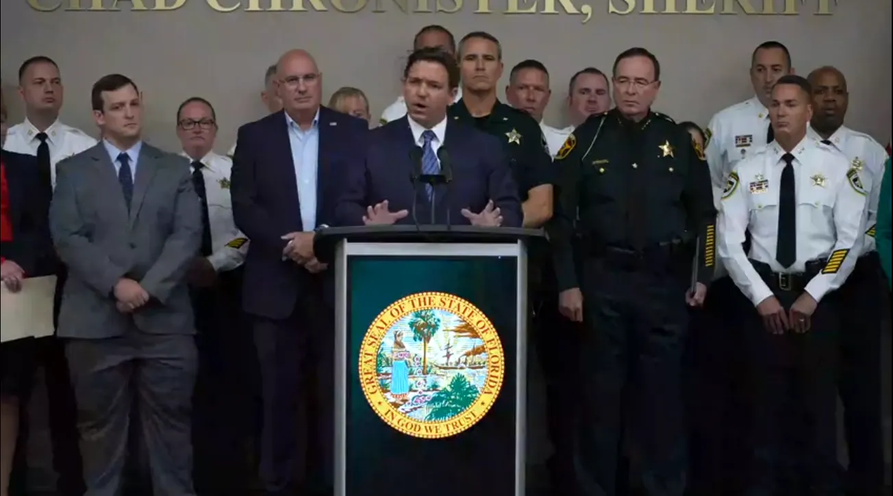 DeSantis suspende a fiscal demócrata que se opuso a aplicar ley que criminaliza el aborto