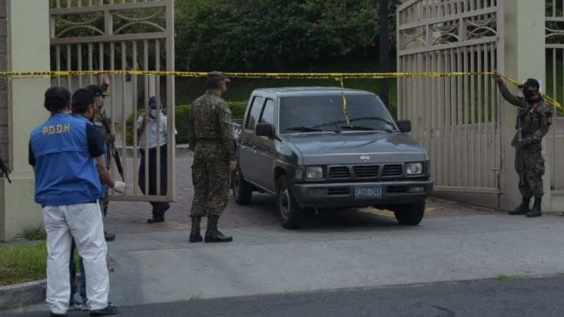 Dispositivo militar y policial en funeraria donde velaban a ingeniero que murió en hotel mientras estaba en cuarentena