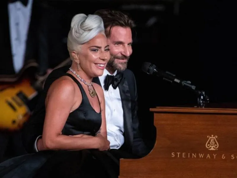 Spice Girl critica miradas de Lady Gaga a Bradley Cooper