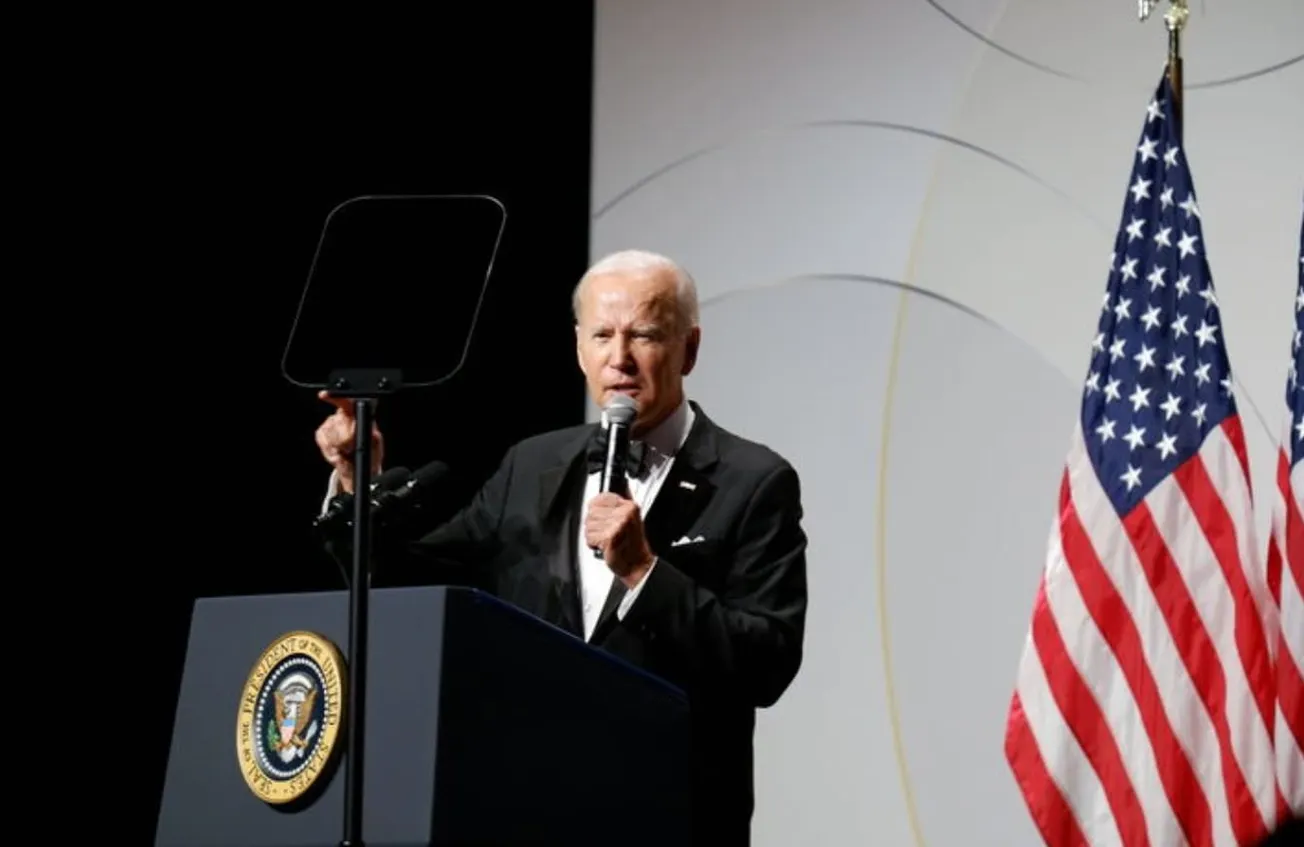 Biden destaca inversión en comunidad latina durante la gala de CHCI