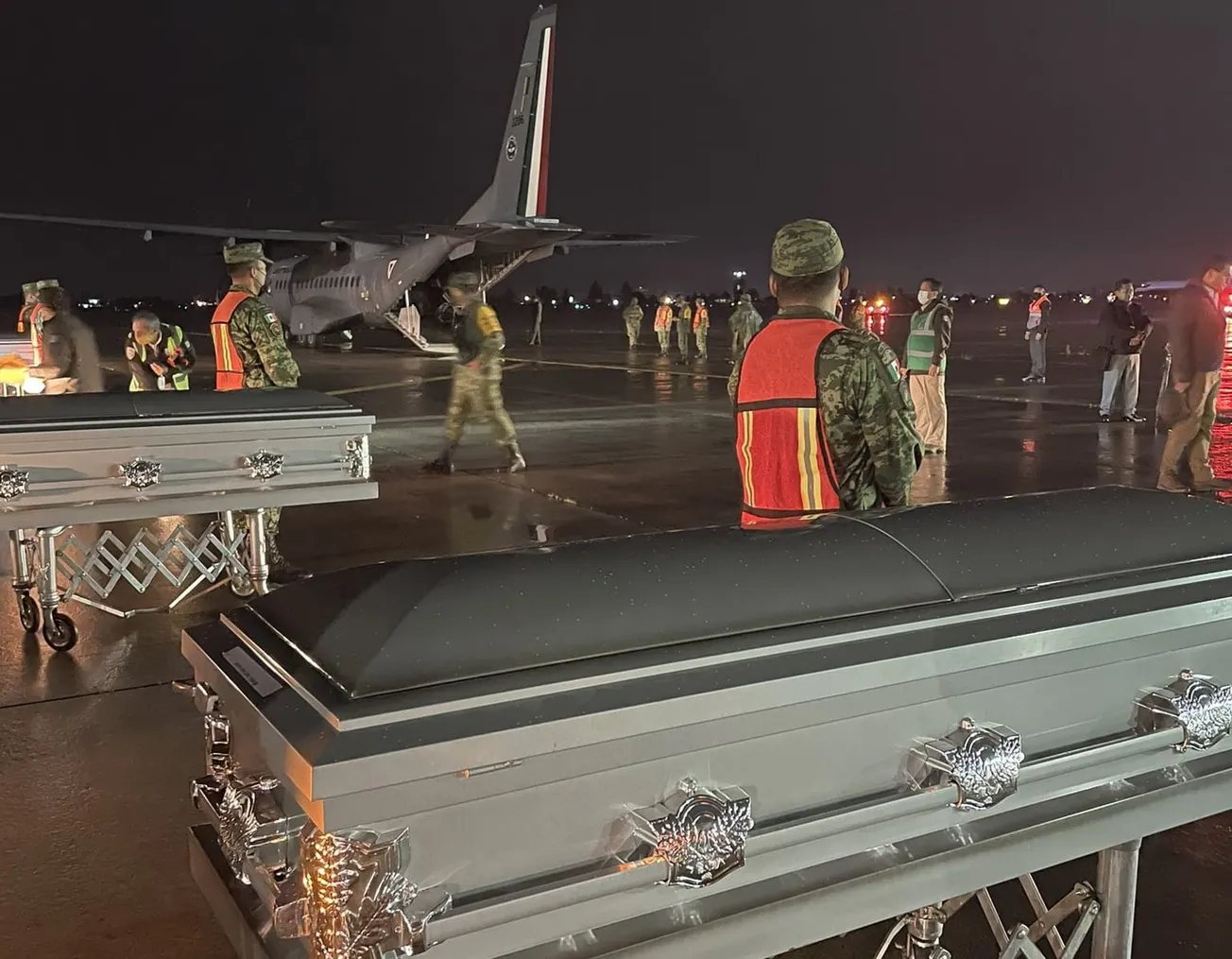 Restos de mexicanos muertos en tráiler en Texas fueron repatriados