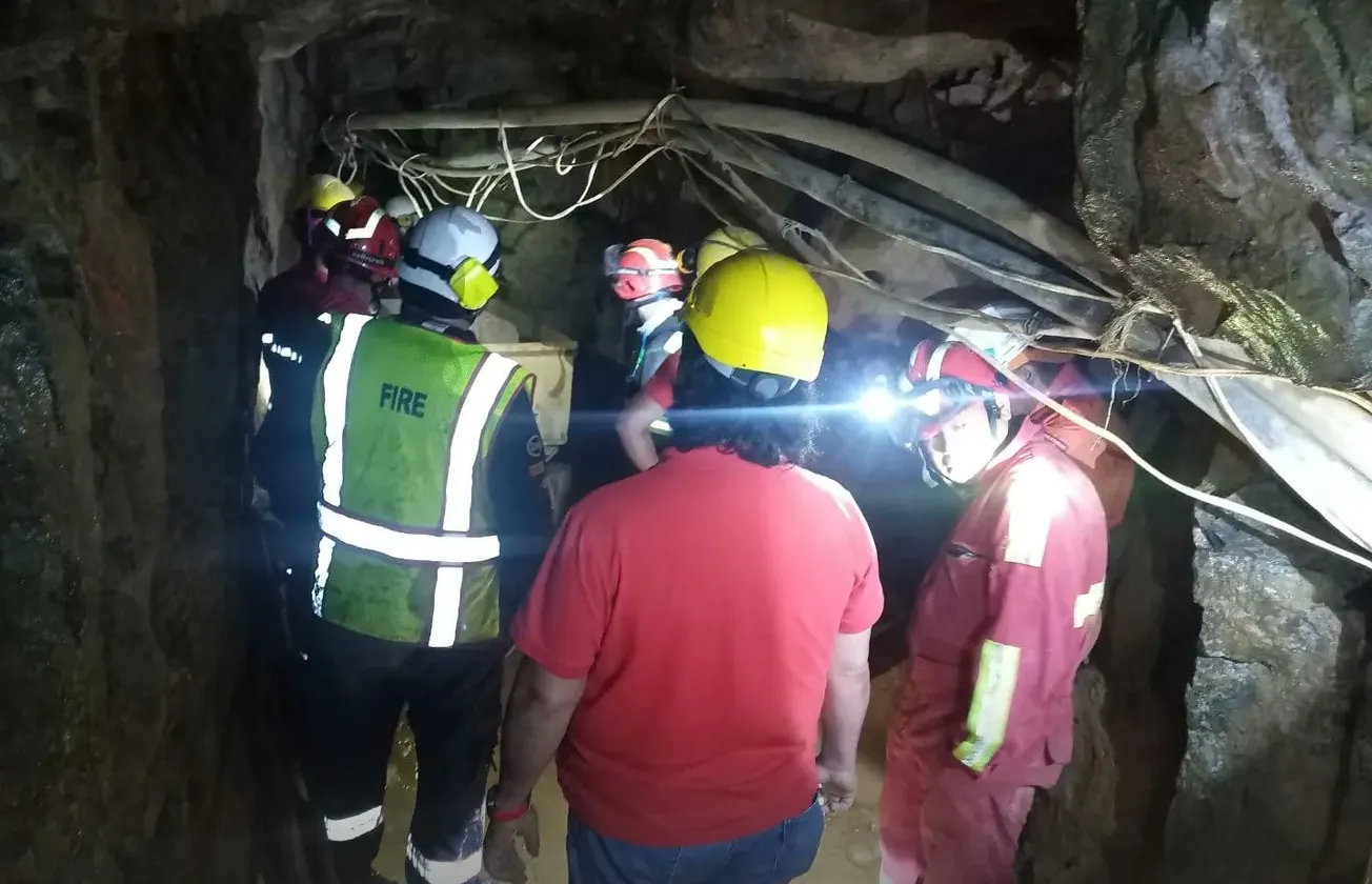 Mina en Ecuador: rescatan a trabajadores atrapados