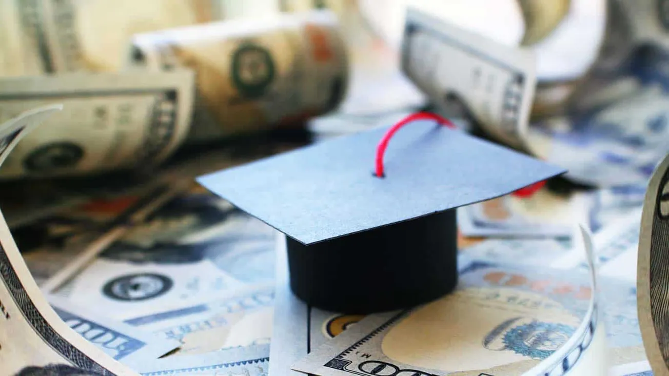 La Casa Blanca planea condonar $10 mil a cada persona con deuda estudiantil