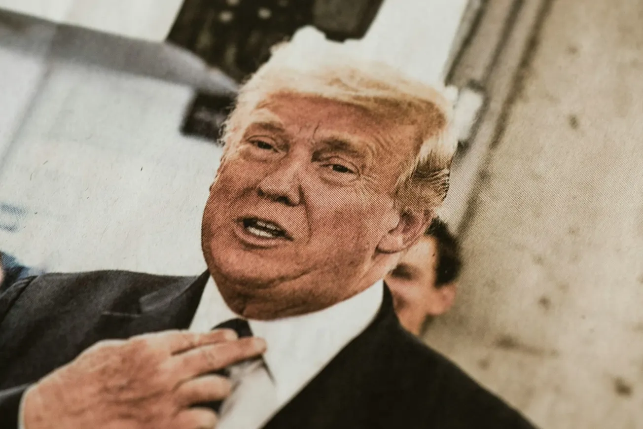 Guerra comercial de Trump agudiza crisis en la industria solar China, dejando pérdidas de hasta $60 Mil Millones