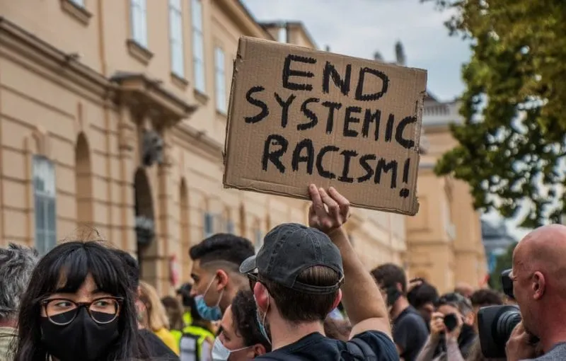 Los CDC califican al racismo "una grave amenaza para la salud pública"