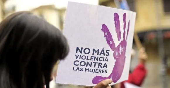 Baja en reportes por violencia doméstica preocupa a defensores en medio del confinamiento