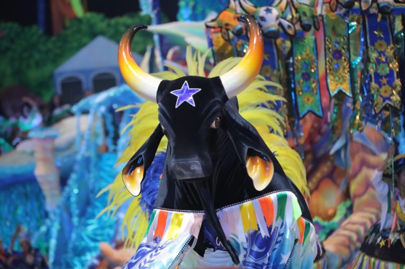 Un desfile que exalta la diversidad del pueblo del bosque conquista el carnaval amazónico